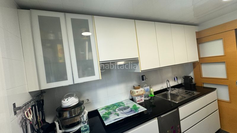 Foto 5c6b221f-b87f-4970-b14e-6e0f0de9a07a. Planta baixa amb xemeneia calefacció aparcament a Segur de Calafell
