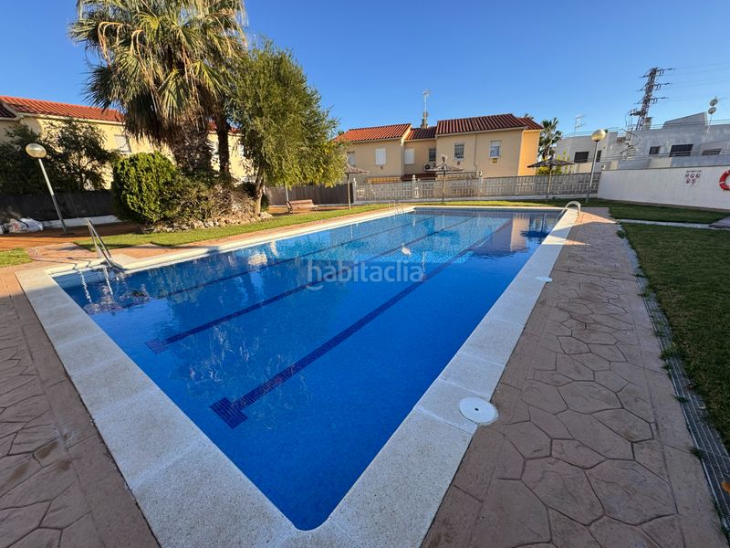 Foto 194e335d-4c1e-418f-be91-0a16ef6cde75. Casa adossada amb aparcament piscina a Creixell