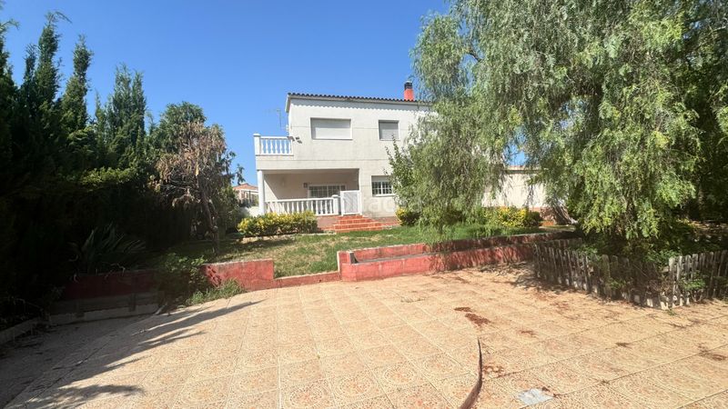 Foto e0abc55b-0d0b-41ca-b47b-ff377ca5e4f6. Xalet amb xemeneia aparcament piscina a Catllar (El)
