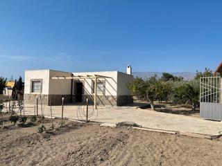 Finca rústica a Pechina. Se vende parcela con cortijo en pechina