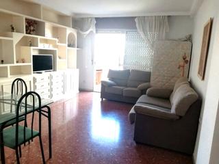 Alquiler Piso en Nueva Andalucía. Se alquila piso en avda del mediterraneo.