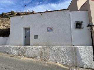 Casa a Calle granada 28. Se vende casa cueva en alhabia