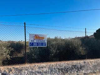 Finca rústica a Calle de espronced 6. Se vende cortijo con parcela en pechina