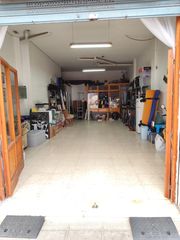 Local Comercial a Calle doctor martínez oña 4. Local en pleno centro con vado. oportunidad. bajada de precio