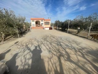 Chalet in La Cañada de San Urbano. Zona universidad - costacabana, venta de parcela con vivienda. b