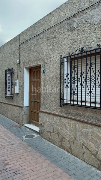 Foto f8f9ed22-bc9d-4053-8756-71896bba7661. Finca rústica a calle la rosa 10 a Pechina
