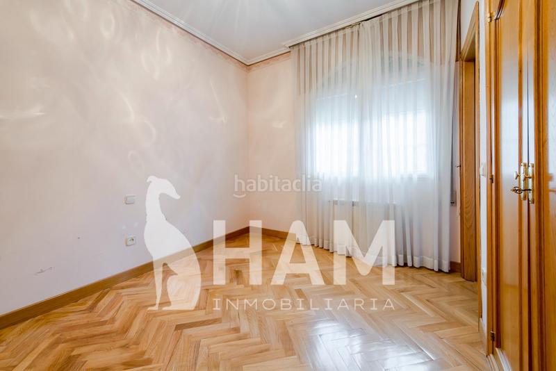 Foto 3886a74a-6aec-4b67-868a-7afbec10a268. Xalet amb calefacció aparcament piscina a El Olivar de Mirabal Boadilla del Monte