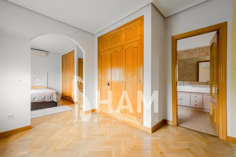 Foto 8149506c-5e14-46aa-959b-0b0d982eb010. Xalet amb calefacció aparcament piscina a El Olivar de Mirabal Boadilla del Monte