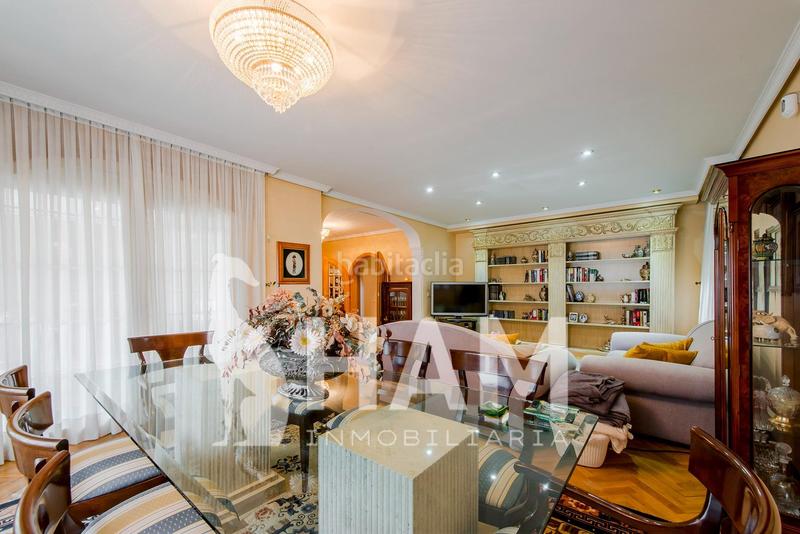 Foto 8b2d699a-d798-4087-8e7c-8131e5ee3dbb. Xalet amb calefacció aparcament piscina a El Olivar de Mirabal Boadilla del Monte