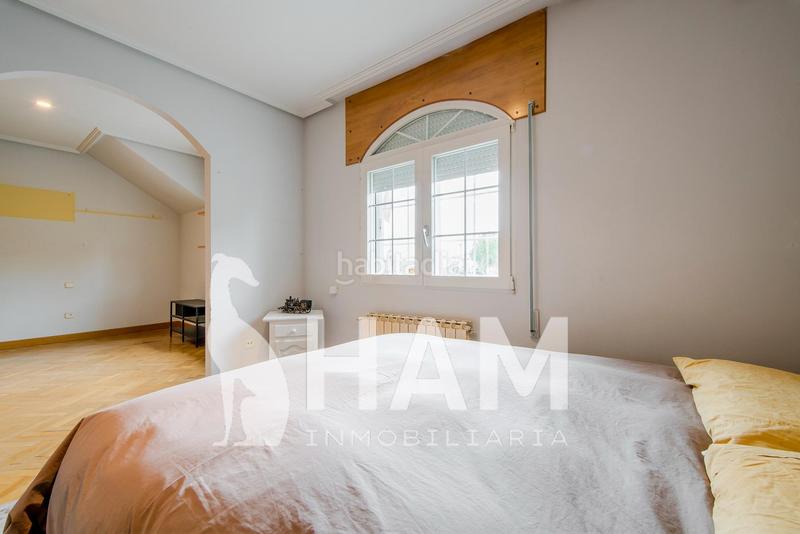 Foto a774f0e5-5f3a-484e-9158-efcd35598d0b. Xalet amb calefacció aparcament piscina a El Olivar de Mirabal Boadilla del Monte