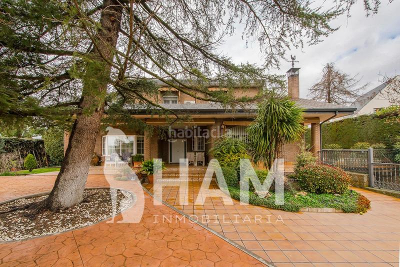 Foto b3d8c8b3-e412-415f-a7fe-9d4ccd14104b. Xalet amb calefacció aparcament piscina a El Olivar de Mirabal Boadilla del Monte