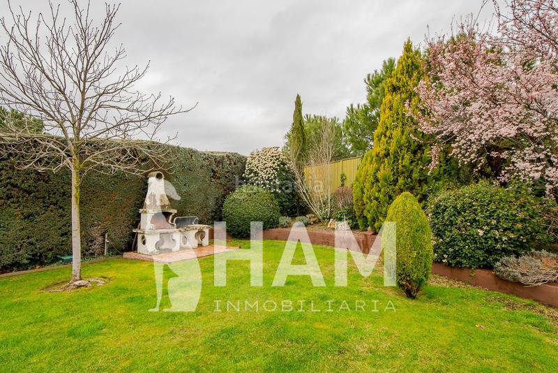 Foto fa1eaa78-8ee7-4188-86a3-2164323963e3. Xalet amb calefacció aparcament piscina a El Olivar de Mirabal Boadilla del Monte