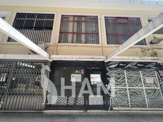 Local Comercial en Calle de ponferrada 49. Oportunidad nica! local comercial en venta con stano.