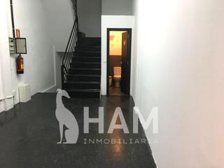 Geschftsraum en Calle de ponferrada 49. Oportunidad nica! local comercial en venta con stano.