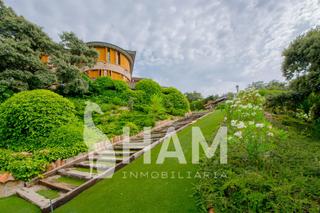 Casa a Club de Golf. Architectural hilltop residence with exceptional views  las roza