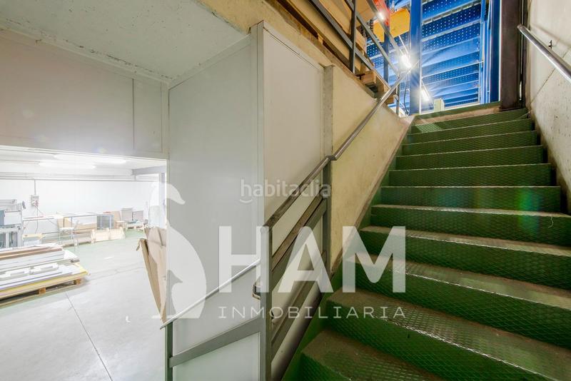Foto 1d15767e-f799-43fd-bae0-73d60b66d4b4. Alquiler nave industrial  1.140m con patio y montacargas en montepríncipe opción nave contigua en Boadilla del Monte