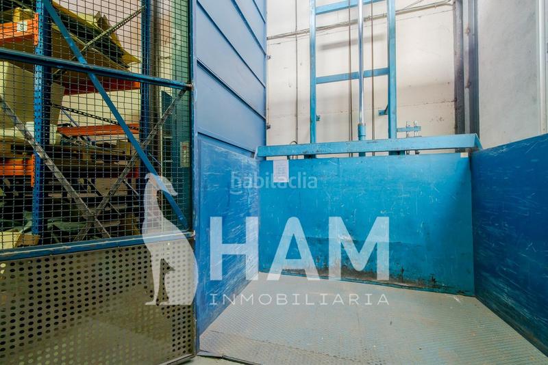 Foto 43f0f2ff-9317-4330-a803-65573c59e65f. Alquiler nave industrial  1.140m con patio y montacargas en montepríncipe opción nave contigua en Boadilla del Monte