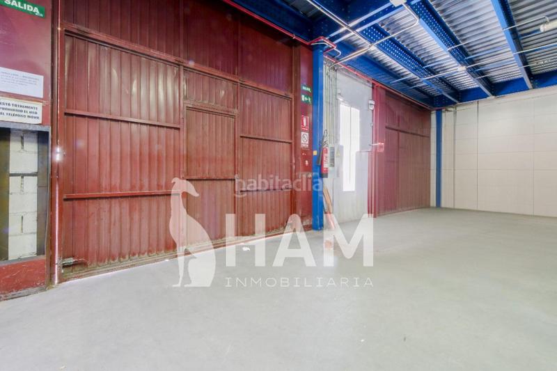 Foto 8069f6fa-2a49-41a6-8d0c-b44603c8fc11. Alquiler nave industrial  1.140m con patio y montacargas en montepríncipe opción nave contigua en Boadilla del Monte