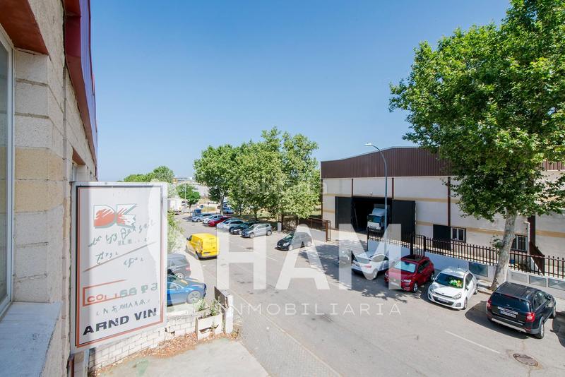 Foto 845c7f1a-1414-49ac-bc14-7adde52163c8. Alquiler nave industrial  1.140m con patio y montacargas en montepríncipe opción nave contigua en Boadilla del Monte