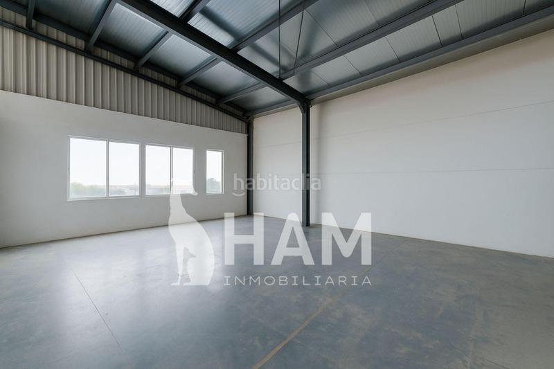 Foto 9a43504d-de2b-4b2b-b5db-2aa6e693373b. Alquiler nave industrial  1.140m con patio y montacargas en montepríncipe opción nave contigua en Boadilla del Monte