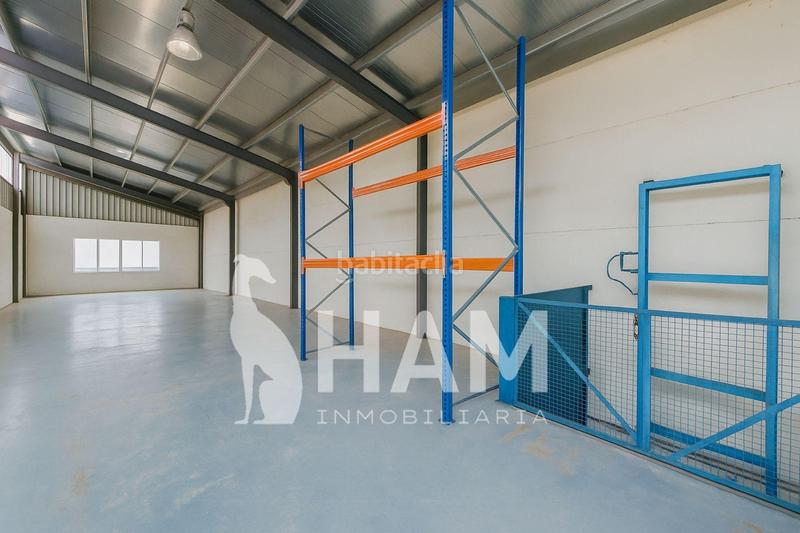 Foto d6ed2c60-0557-429e-b55c-9715654fe8bb. Alquiler nave industrial  1.140m con patio y montacargas en montepríncipe opción nave contigua en Boadilla del Monte