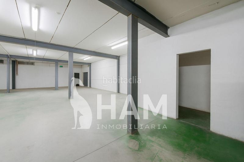Foto f697a72b-abe4-49c2-9e1f-5af9ffd01764. Alquiler nave industrial  1.140m con patio y montacargas en montepríncipe opción nave contigua en Boadilla del Monte