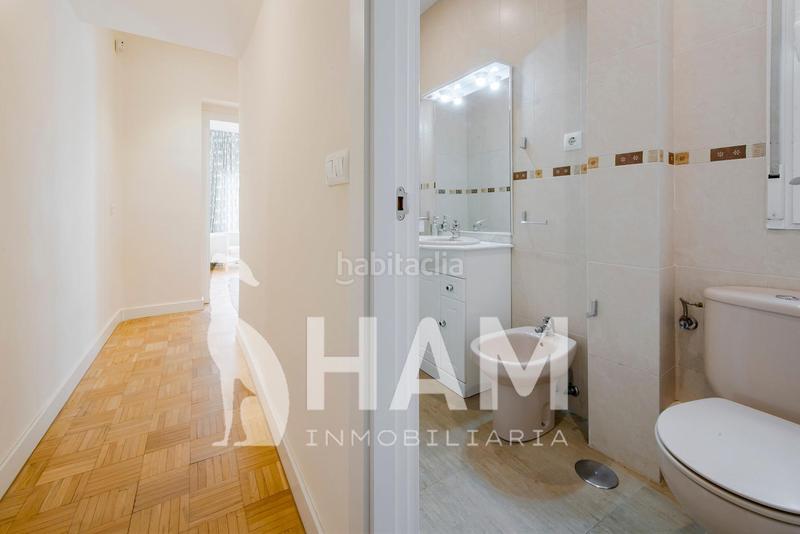 Foto 6ad4574e-7220-43b8-9541-0ab623e768f6. Pis a Ciudad Jardín Madrid