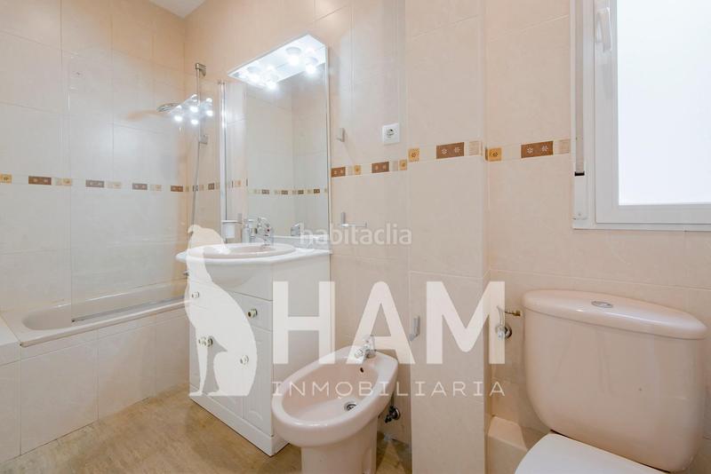 Foto b906d3cf-61ba-4bd0-be81-c2a734b0c942. Piso en Ciudad Jardín Madrid