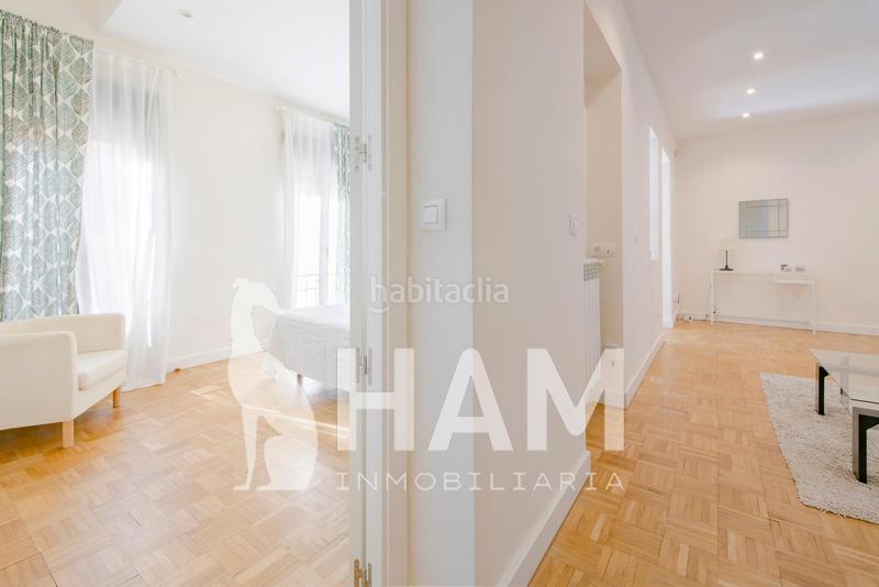 Foto d6b76a3d-3dab-42bc-a40d-4d1307cf7b36. Piso en Ciudad Jardín Madrid