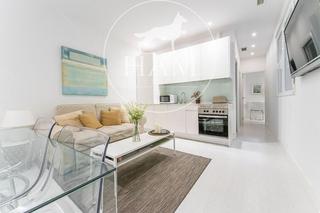 Geschäftsraum in Calle de Arturo Baldasano