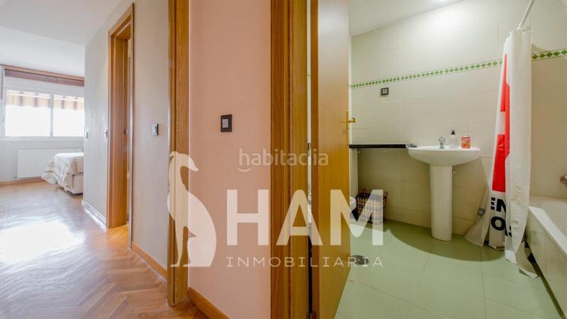 Foto 7955327f-af05-4db4-af40-cfcb59f025fd. Apartamento en Peñagrande Madrid