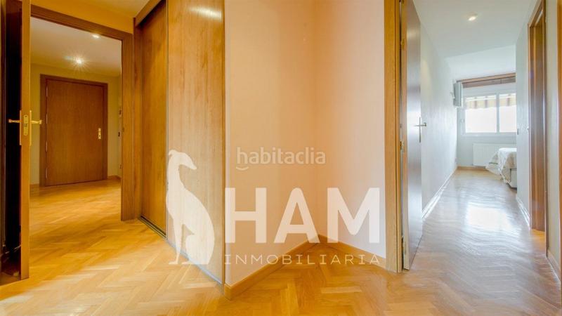 Foto 455b4a9a-ffa1-46eb-b0bf-925bffa567de. Apartment with heating pool in Peñagrande Madrid