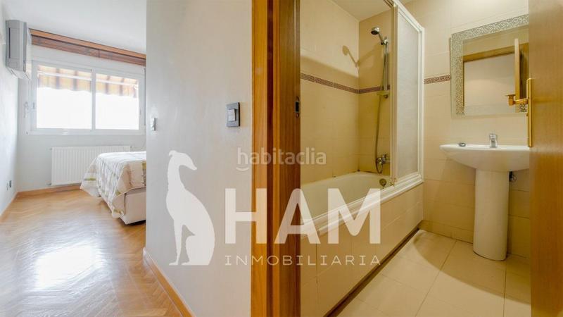 Foto 6fa0552a-cd20-408d-bc6f-65ae25394e4b. Apartment with heating pool in Peñagrande Madrid