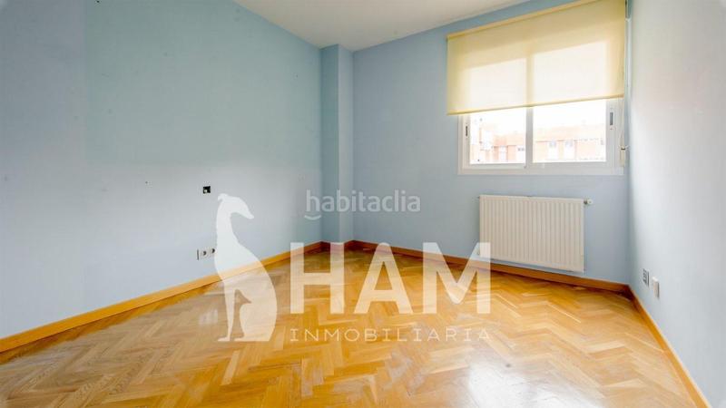 Foto fdfcf75b-cc2d-49a2-a4af-b5d0c9c7eb69. Appartement avec chauffage piscine dans Peñagrande Madrid