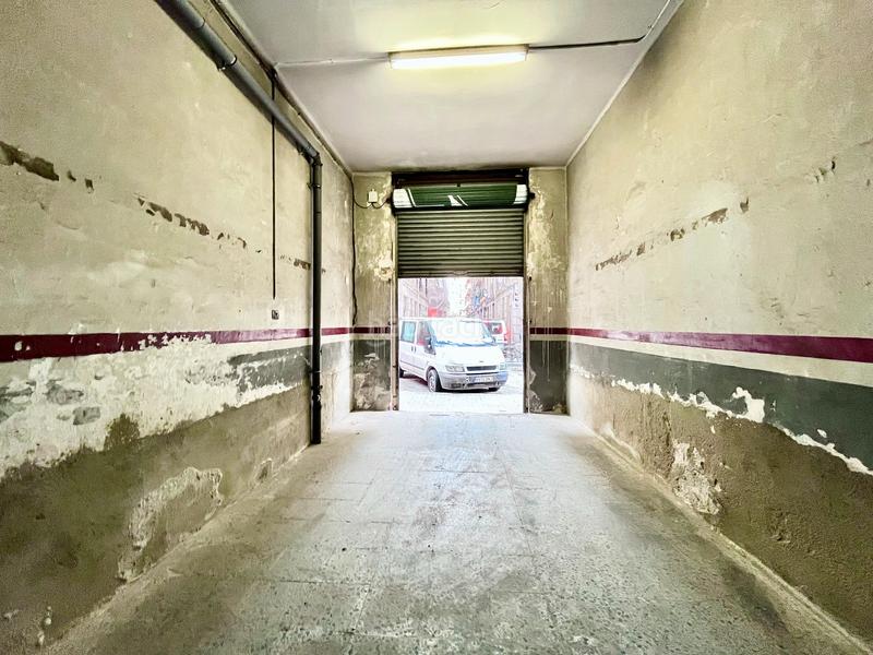 Foto 4a1b2354-32b3-4d19-8abb-b5d464a0b4c3. Affitto locale commerciale in carrer de lluís el piadós 7 in Barcelona