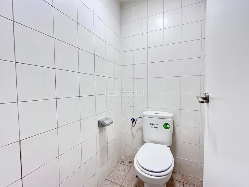 Foto 34b62552-5371-4652-9ae0-37fc53640363. Lloguer local comercial a carrer de lluís el piadós 7 a Barcelona