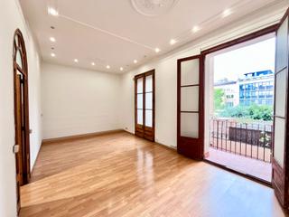 Location Bureau dans Carrer de pau claris 181. Oficina en calle pau claris, entre rossell y provena.