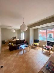 Alquiler Piso  Carrer de sostres 10. Piso de 93 m2, muy luminoso, amueblado, de tres habitaciones en