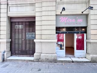 Alquiler Local Comercial en Carrer de bailèn 151. Local esquinero en calle bailen con rosselló.