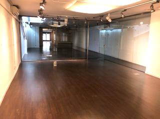 Lloguer Local Comercial a Carrer de les camlies 23. Local comercial en venta o alquiler de 750 m en grcia.