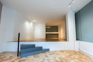 Locale commerciale in Via Augusta 106