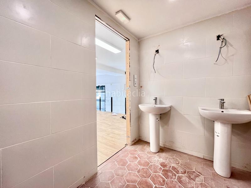 Foto b28f7455-8a19-4af1-89bc-37b3611e2385. Lloguer local comercial a carrer del príncep jordi 1 a Barcelona