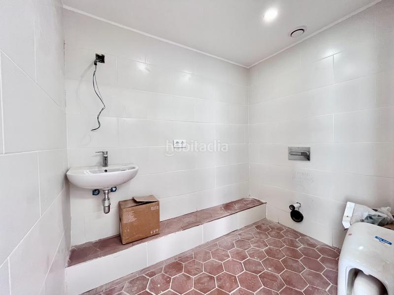 Foto bb35a64c-6253-43ba-9960-4ca3a5d4620d. Lloguer local comercial a carrer del príncep jordi 1 a Barcelona