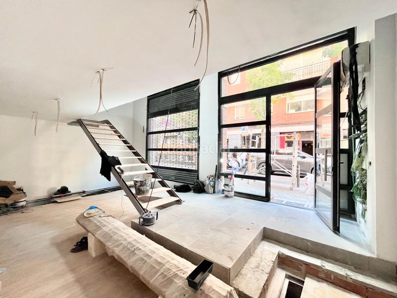 Foto ae922f93-edec-46ba-a21a-58cc0e43b130. Alquiler local comercial en carrer del príncep jordi 1 local nuevo a estrenar en sants. en Barcelona