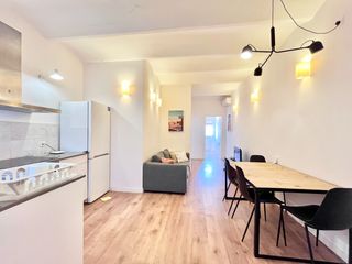 Appartement à Carrer de sant joan de malta 41. Piso de dos habitaciones en clot.