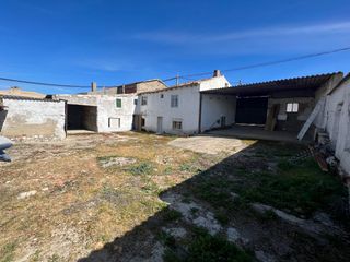Maison  Calle alcaldehuso. Panaderos valladolid inmobiliaria. casa de pueblo con patio, en