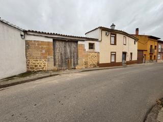 Masia a Calle calzada 23. Grupo integra, casa de pueblo con patio de unos 150m2 y merender