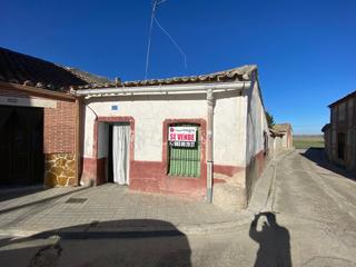 Maison à Calle de la iglesia 15. Grupo integra, casa de pueblo con patio en venta en orbita.