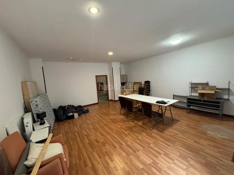 Foto 8115fe35-d59b-4d8c-995a-e89b1995078d. Locale commerciale in calle senda salve regina 16 in Valladolid