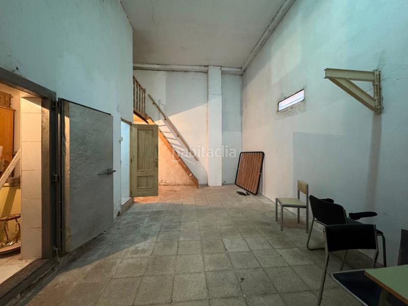 Foto f5435023-fe44-45d4-bf94-608eb20e17ab. Locale commerciale in calle senda salve regina 16 in Valladolid